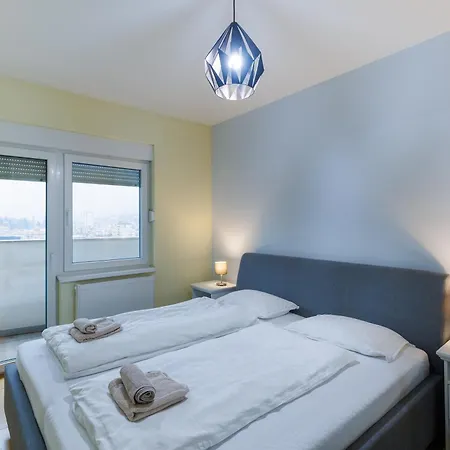 Апартаменты Cozy & Fully Equipped In Center Of