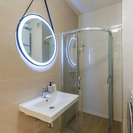 Апартаменты Cozy & Fully Equipped In Center Of